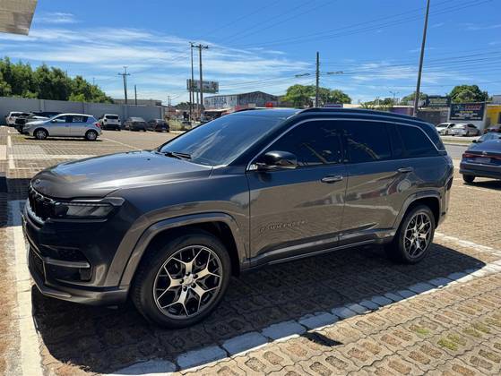 JEEP COMMANDER 1.3 T270 TURBO FLEX OVERLAND AT6 JEEP COMMANDER 1.3 T270 TURBO FLEX OVERLAND AT6